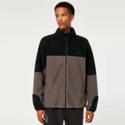 OAKLEY WANDERLUST RC BLACK FORGED IRON 23 -Columbia || Millet || The North Face Sales 9 119016 wanderlust rc black forged iron foa403727 9hv 04